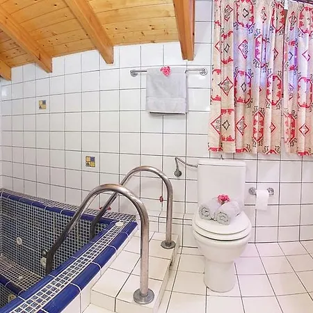 Otel Kefalonian Luxury 4*